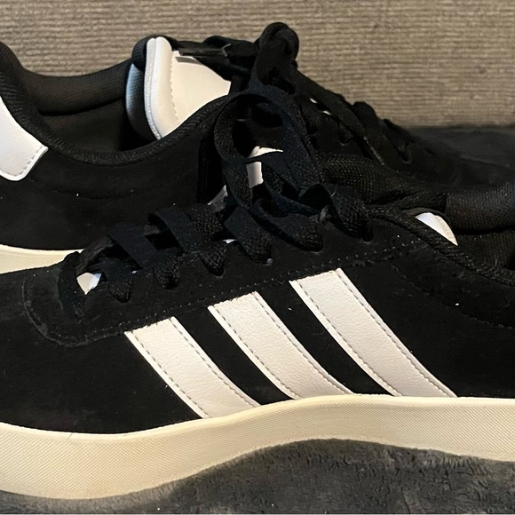 Adidas Black and White Sneakers with Gold Logo - Picture 4 of 9